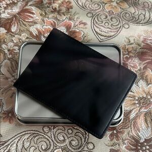 Classic Black Leather Men’s Card Wallet